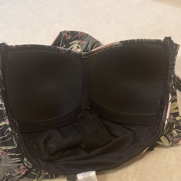 Niptuck- Floral One Piece Tummy Control Multi-Fit Cup Ruched Swimsuit- Size 10 - Picture 6 of 7